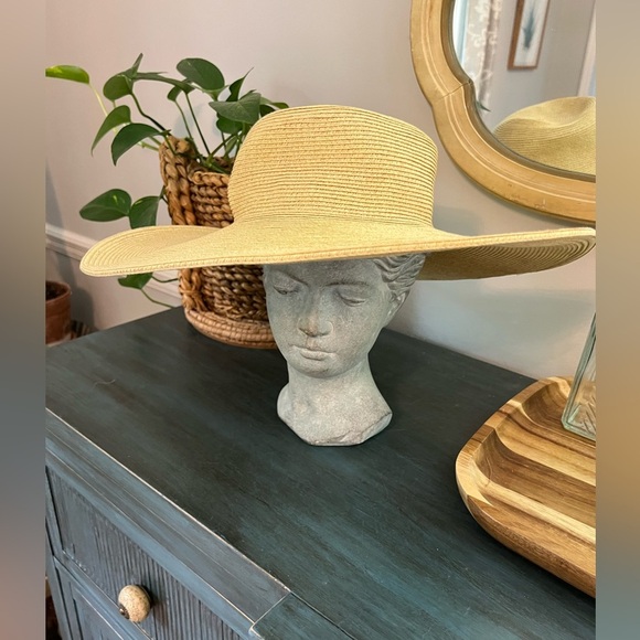 Scala Large Beach Hat Beige. Wide Brim. One size fits most. - Picture 1 of 6